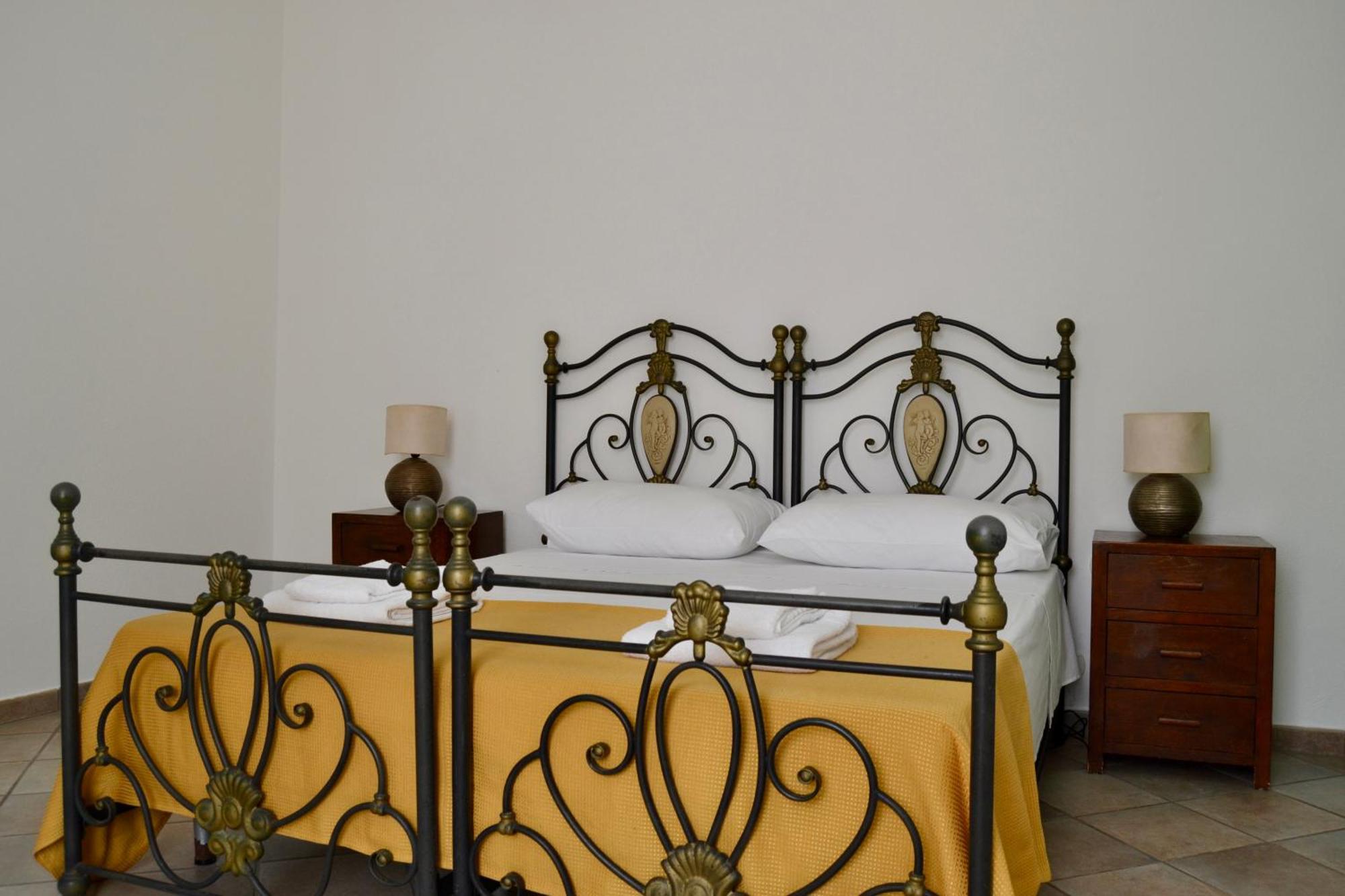 Kallistos Suites & Apartments Gallipoli Exterior photo